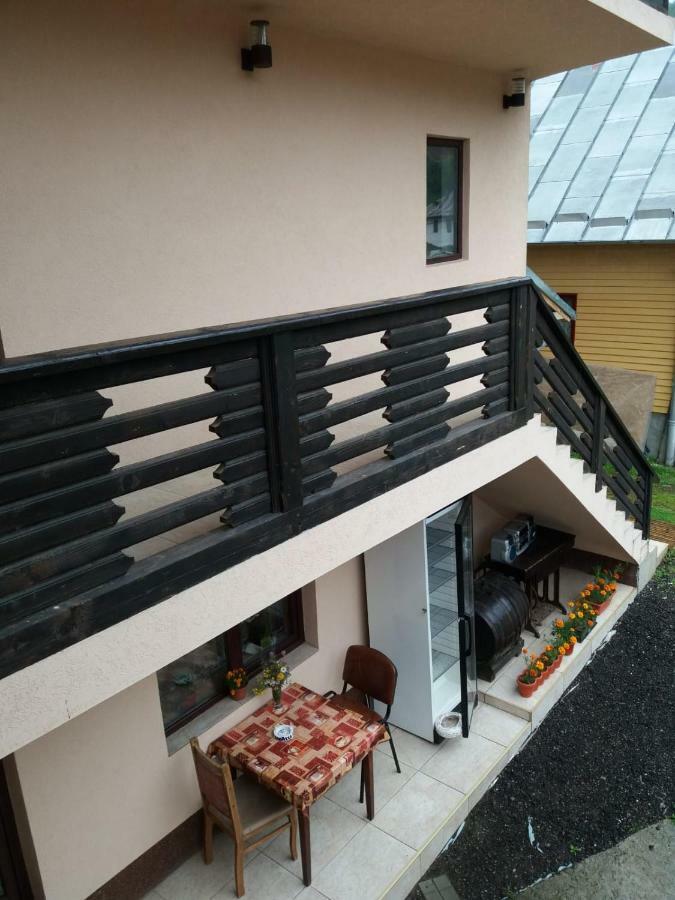 Lip Si Ely Dîmbovicioara Exterior foto